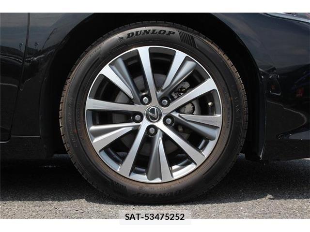 Lexus ES 2019-06 8074326-11