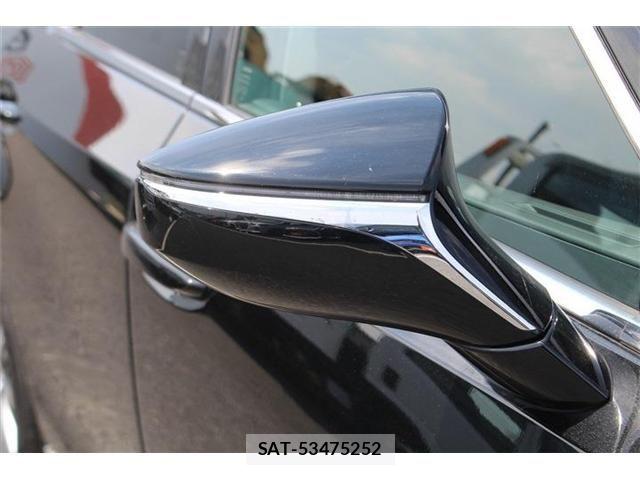 Lexus ES 2019-06 8074326-15