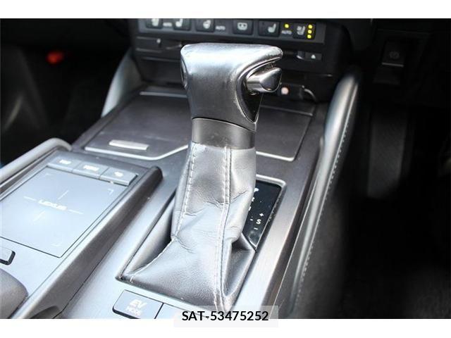 Lexus ES 2019-06 8074326-23