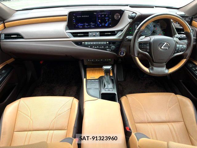 Lexus ES 2019-10 8074324-1