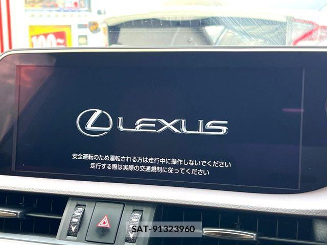 Lexus ES 2019-10 8074324-3