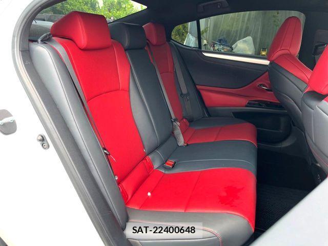 Lexus ES 2022-01 8100110-12