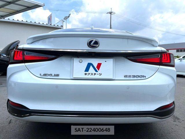 Lexus ES 2022-01 8100110-15