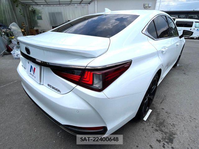 Lexus ES 2022-01 8100110-19