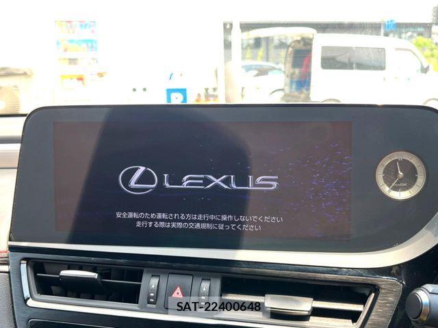 Lexus ES 2022-01 8100110-3