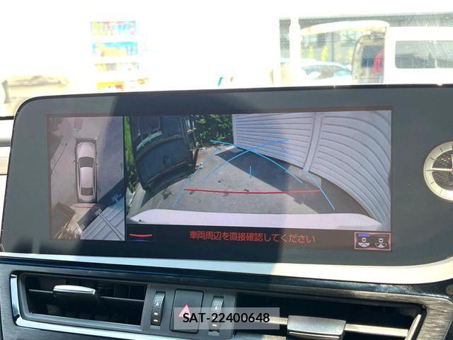 Lexus ES 2022-01 8100110-4