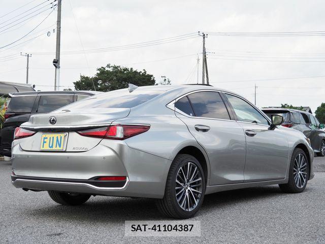 Lexus ES 2025-11 8100111-4