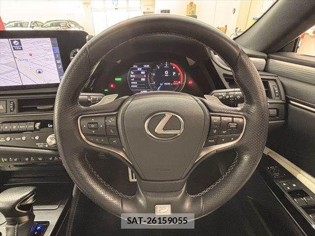 Lexus ES 2022-05 8130994-10