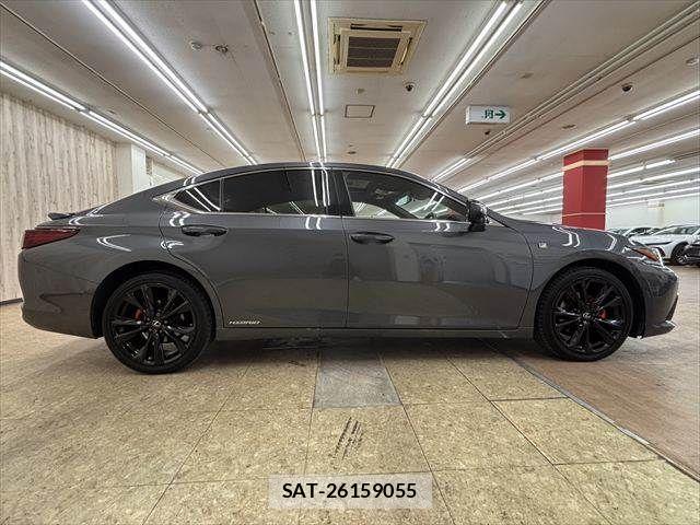 Lexus ES 2022-05 8130994-15