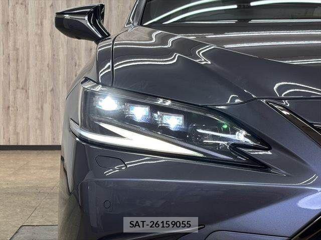 Lexus ES 2022-05 8130994-27
