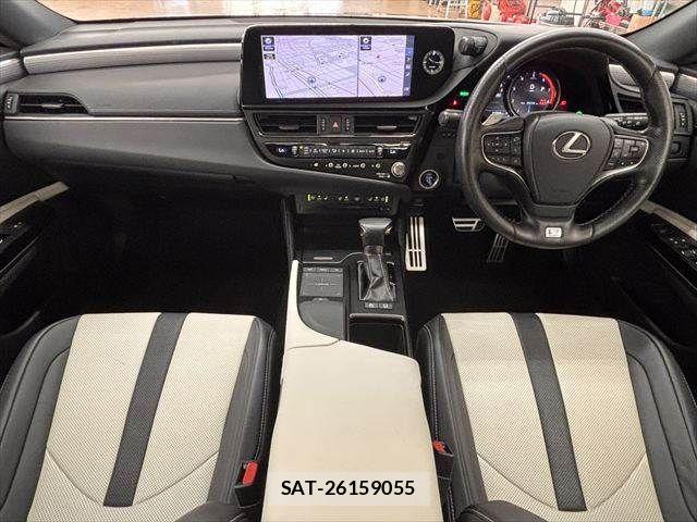 Lexus ES 2022-05 8130994-2