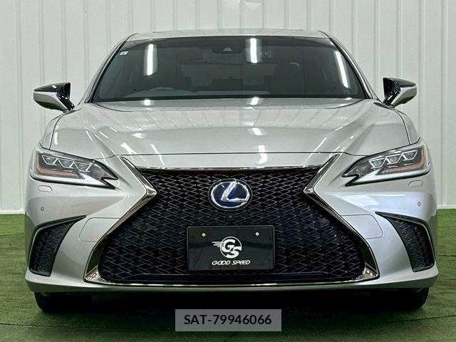 Lexus ES 2021-06 8146054-11