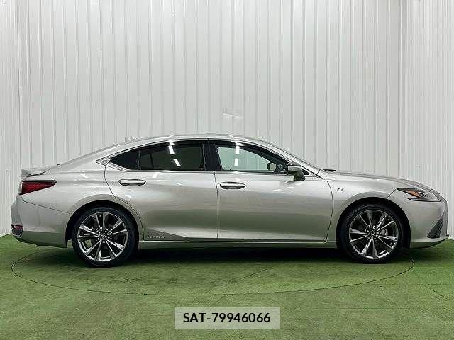 Lexus ES 2021-06 8146054-14