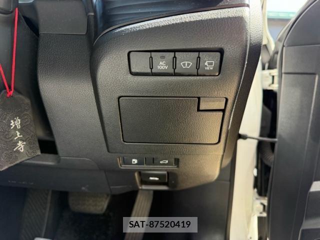 Lexus ES 2020-07 8158688-18