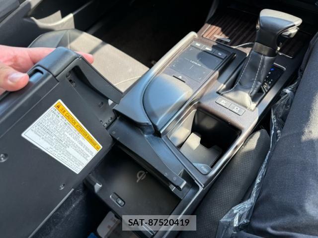 Lexus ES 2020-07 8158688-23