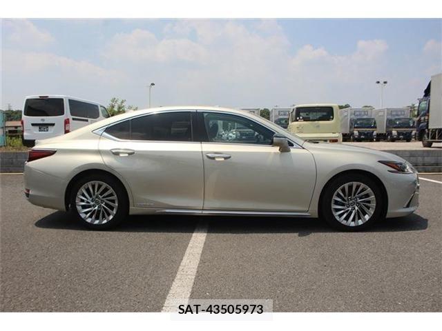 Lexus ES 2019-07 8158689-14