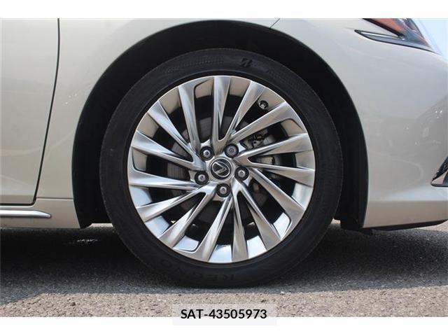 Lexus ES 2019-07 8158689-15