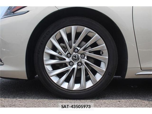 Lexus ES 2019-07 8158689-16