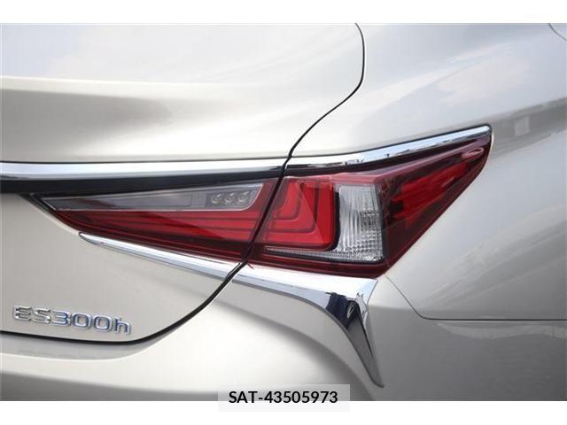 Lexus ES 2019-07 8158689-26
