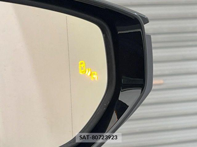Lexus ES 2022-02 8230601-10