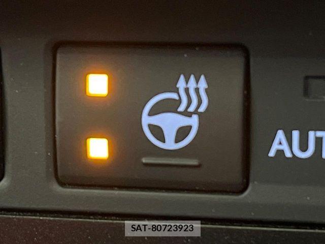 Lexus ES 2022-02 8230601-11