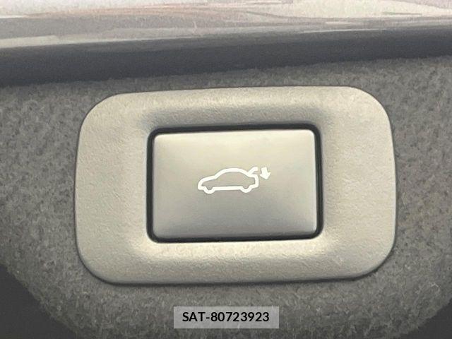 Lexus ES 2022-02 8230601-6