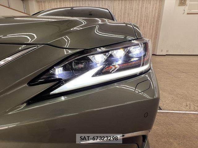 Lexus ES 2020-09 8230602-10