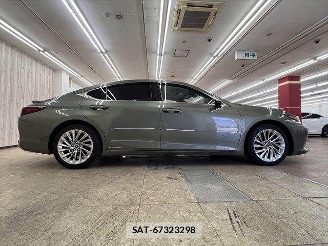 Lexus ES 2020-09 8230602-14