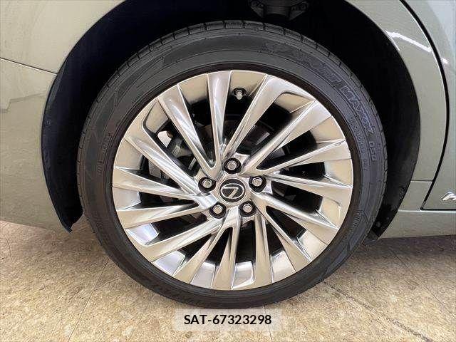Lexus ES 2020-09 8230602-23