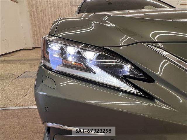 Lexus ES 2020-09 8230602-26
