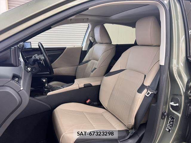 Lexus ES 2020-09 8230602-29