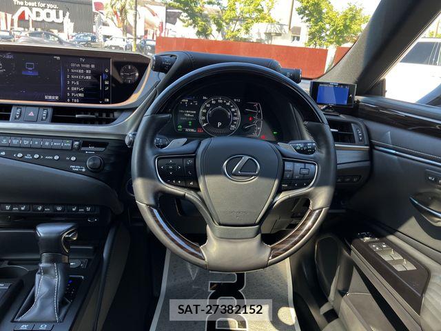 Lexus ES 2019-01 8245697-12
