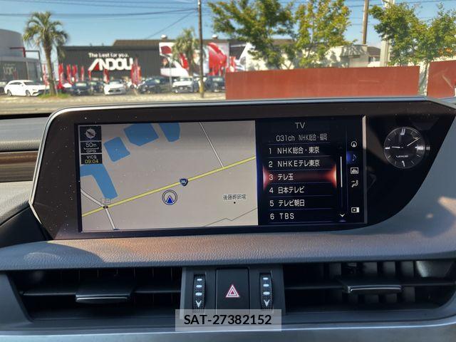 Lexus ES 2019-01 8245697-14