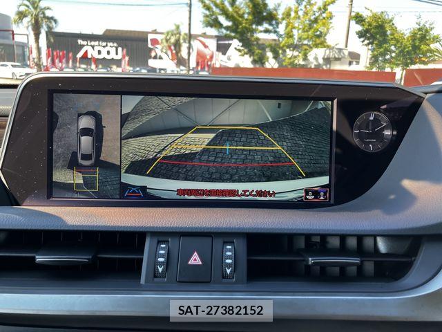 Lexus ES 2019-01 8245697-15