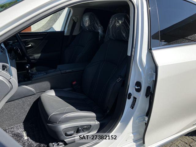 Lexus ES 2019-01 8245697-18