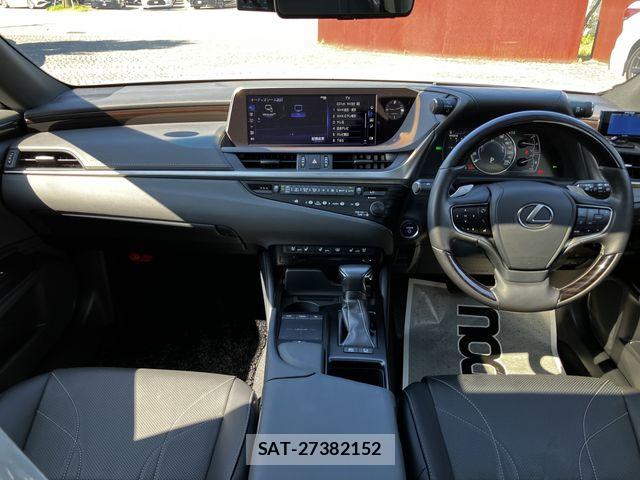 Lexus ES 2019-01 8245697-8