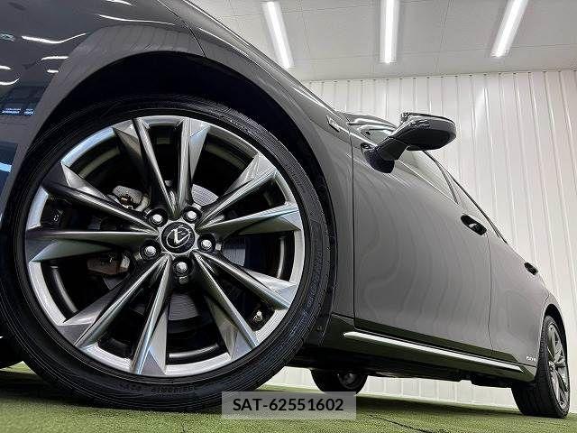 Lexus ES 2019-11 8245698-18