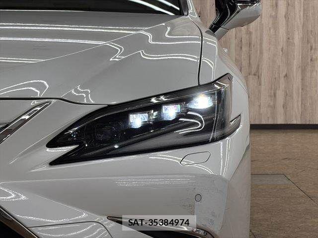 Lexus ES 2021-11 8245696-11
