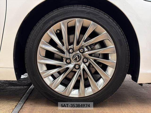 Lexus ES 2021-11 8245696-12