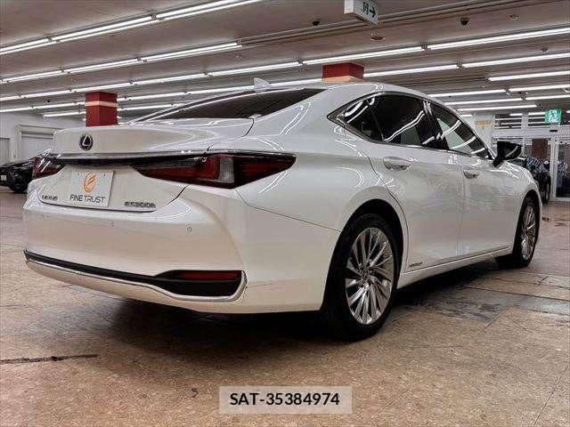 Lexus ES 2021-11 8245696-17