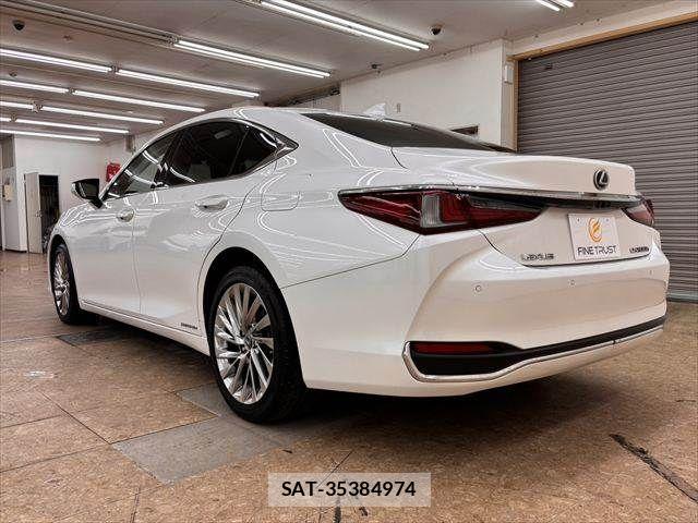 Lexus ES 2021-11 8245696-18