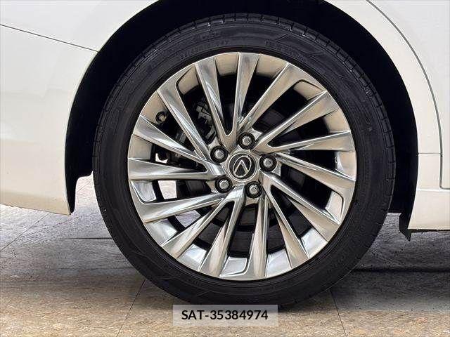 Lexus ES 2021-11 8245696-24
