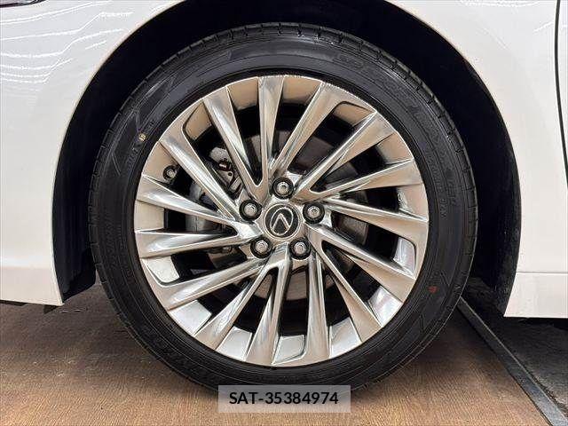 Lexus ES 2021-11 8245696-26