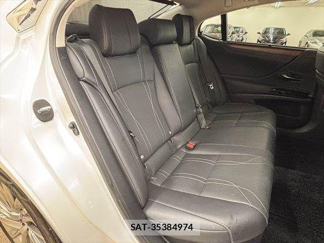 Lexus ES 2021-11 8245696-8