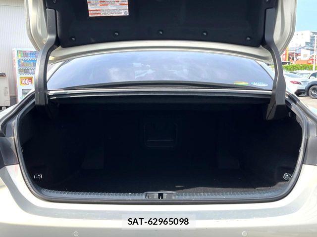 Lexus ES 2019-09 8315164-12