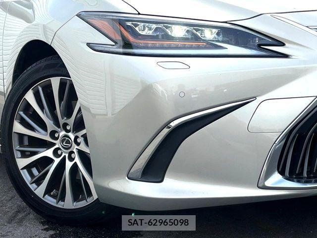Lexus ES 2019-09 8315164-13