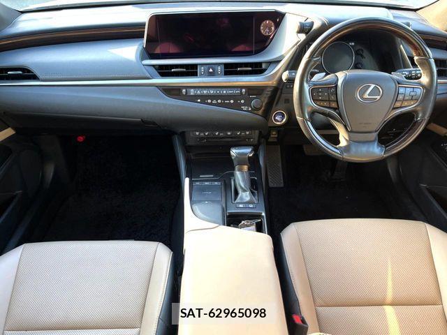 Lexus ES 2019-09 8315164-1