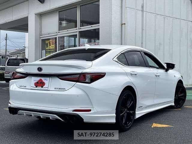 Lexus ES 2022-03 8315157-2