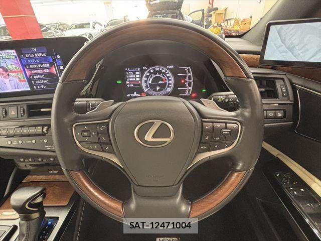 Lexus ES 2021-09 8315162-10