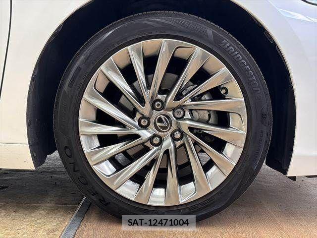 Lexus ES 2021-09 8315162-12